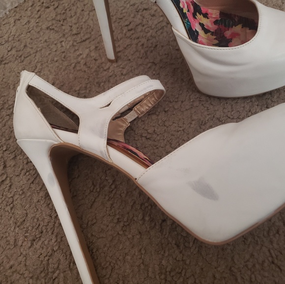 High heel - Picture 4 of 5